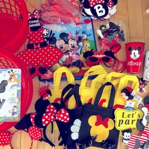 Disney party supplies ❤️